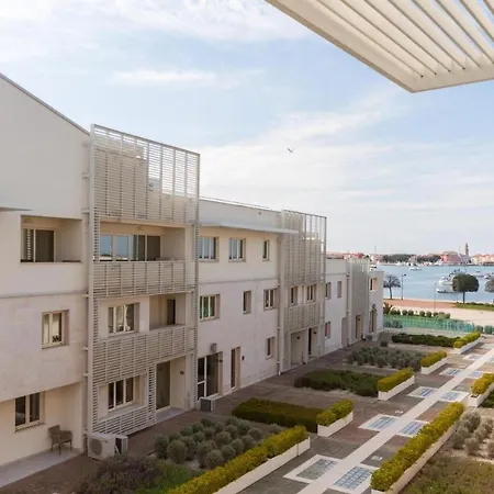 Domus Lauri Palace Apartamento *